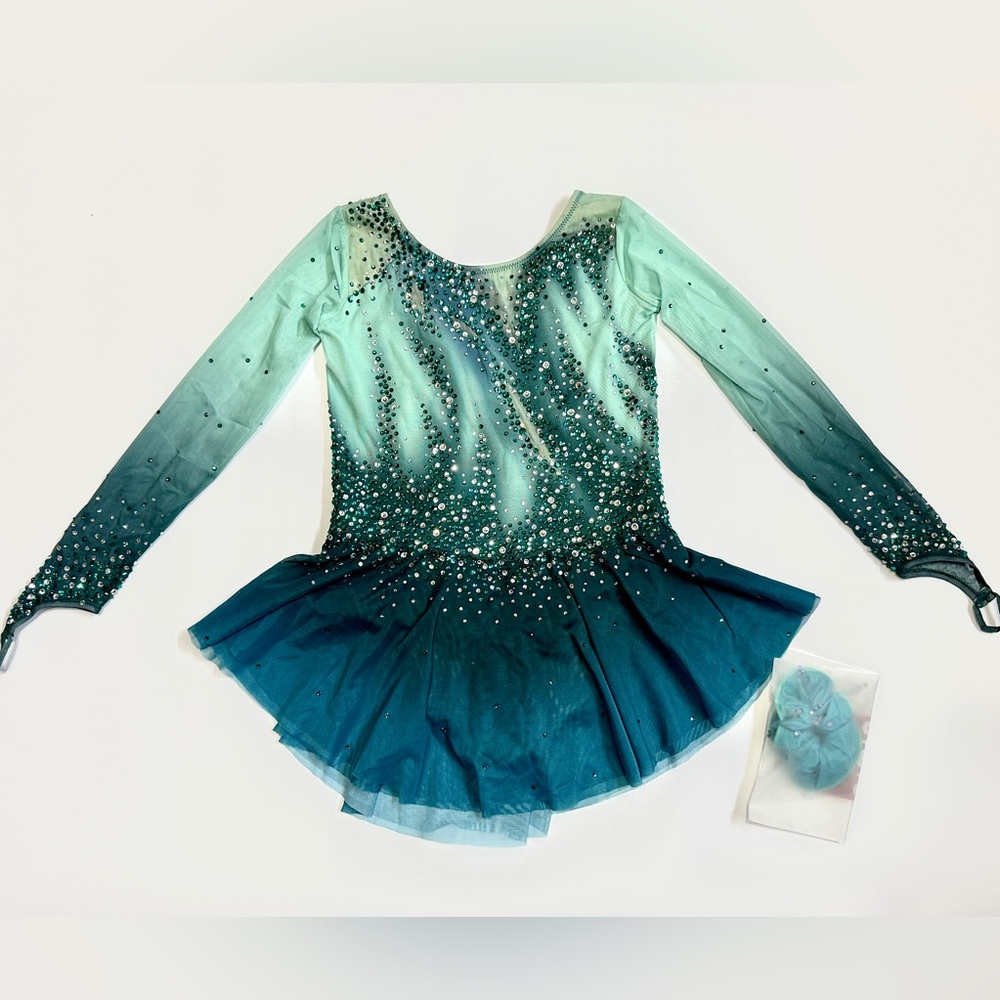 New Figure Skating Dress Size 10 (5~8T) with Hair Scrunchies (120~130cm)
